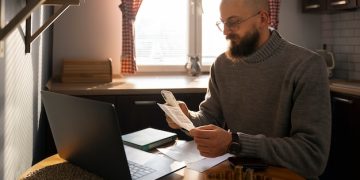 Maximize Savings in 2025: Top 3 Personal Finance Tips for US Residents - Cover Image