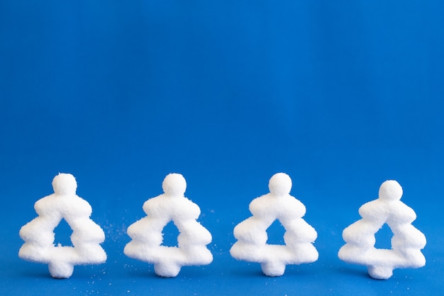 A visual representation of the debt snowball method, showing progressively larger snowballs rolling down a hill, each representing a debt being paid off.