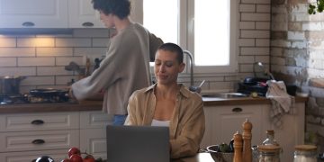 5 Proven Personal Finance Tips for US Families in 2025 - Cover Image