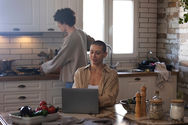 5 Proven Personal Finance Tips for US Families in 2025