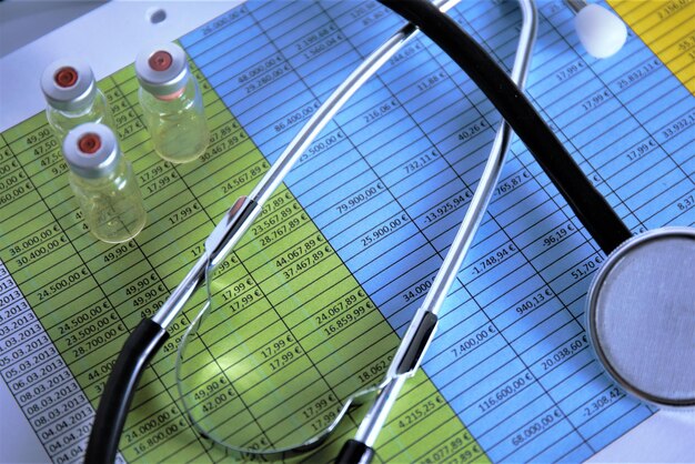 A visual comparison chart of HMO, PPO, and HDHP health insurance plans, showing premium costs, deductible amounts, flexibility in choosing doctors, and referral requirements.