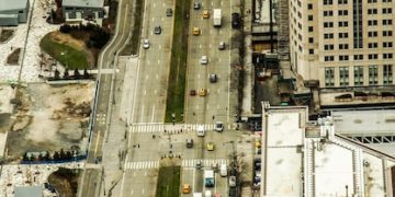 Investing in US Infrastructure: Capitalizing on 7% Growth in 2025 - Cover Image