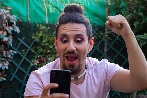 A screenshot of a popular Mexican influencer reacting enthusiastically to a scene from 